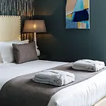Dear - Gallery House