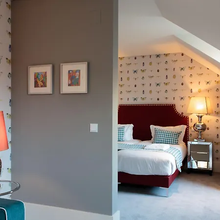 לינה וארוחת בוקר Dear - Gallery House 4*