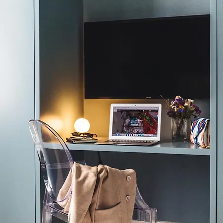 Dear - Gallery House ליסבון