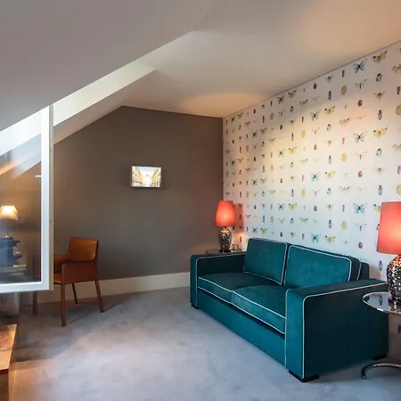 Dear - Gallery House ליסבון