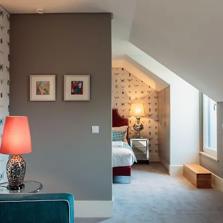 לינה וארוחת בוקר Dear - Gallery House ליסבון