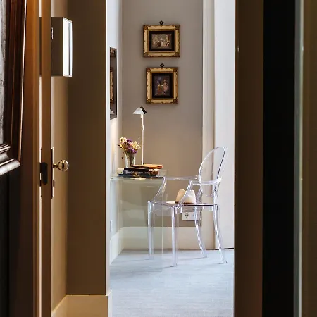 Dear - Gallery House ליסבון