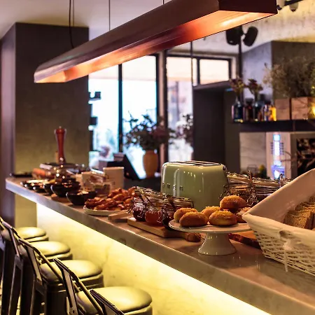 לינה וארוחת בוקר Dear - Gallery House