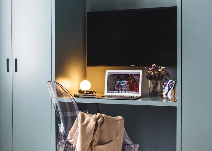 Dear - Gallery House Lisbona