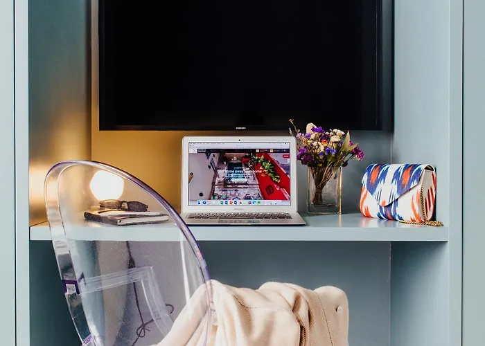 Dear - Gallery House