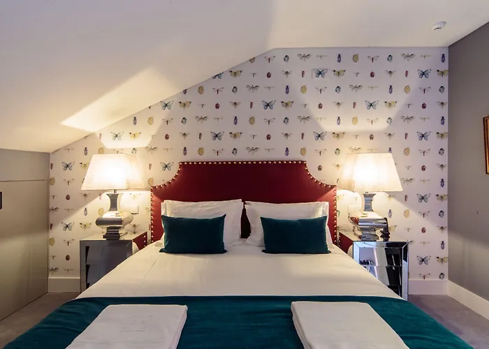 Dear - Gallery House Lisbona