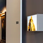 Bed & Breakfast Dear - Gallery House Lisbon