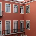 Bed & Breakfast Dear - Gallery House 4*