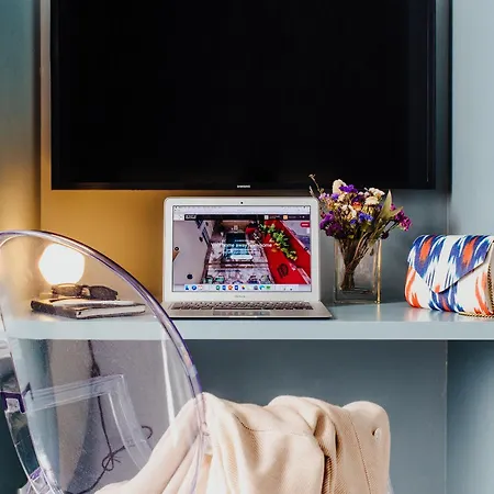 Dear - Gallery House