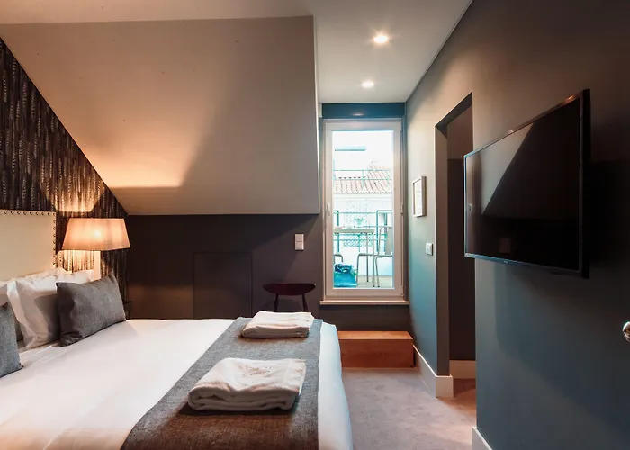 Dear - Gallery House Lissabon