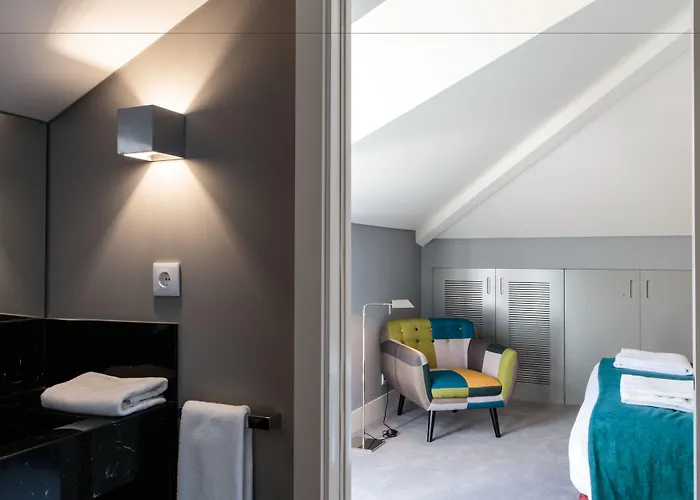 Dear - Gallery House