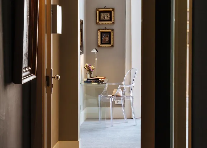 Dear - Gallery House Lissabon