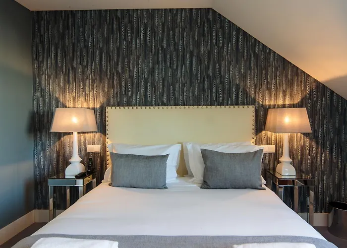 Dear - Gallery House