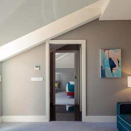 Bed & Breakfast Dear - Gallery House Lisboa